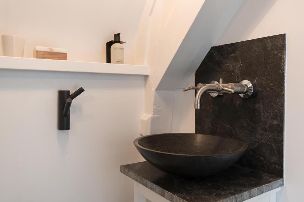 Two Bedroom Apartment In Historic Canalhouse From 1618 - City Centre Amsterdam Luaran gambar